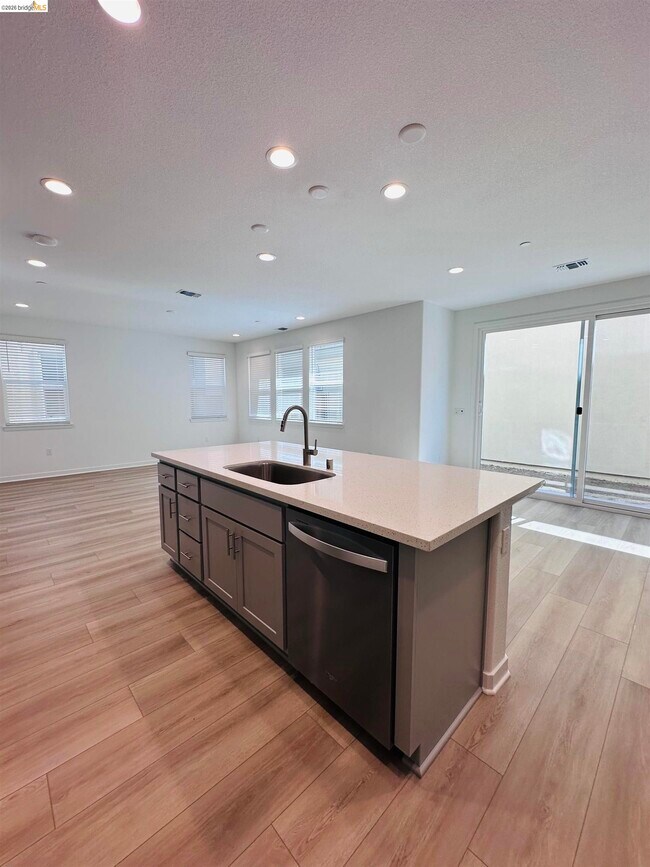 Foto del edificio - 2490-2490 Garden Farms Ave
