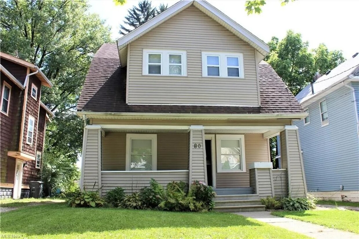 Primary Photo - 4 Bedroom 1 Bathroom House in Akron