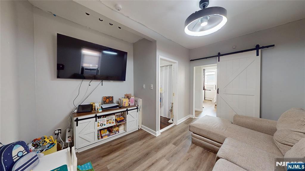 Foto principal - 277 2nd Ave W