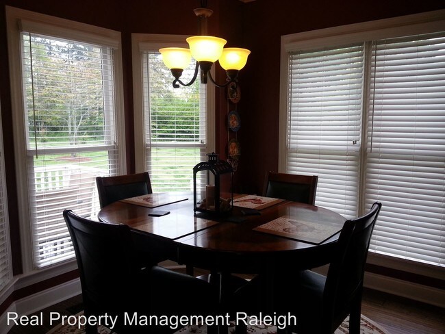 Foto del edificio - 220 Meadow Glen Dr