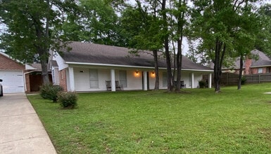 Building Photo - 110 Parkwood Blvd