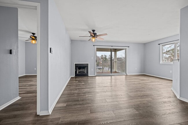 Foto del edificio - Updated & Stylish Condo in the Heart of Virginia Beach