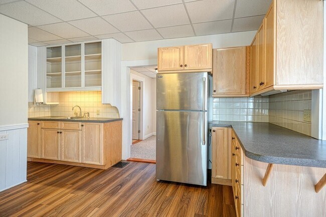 Foto del edificio - 319 Forge Village Rd