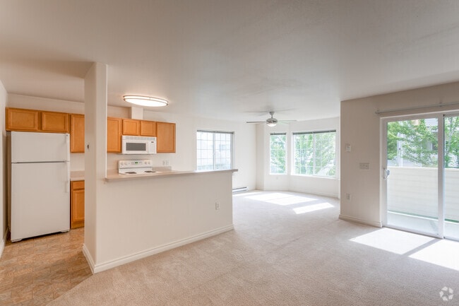 Bronze - 1BR, 1BA - 812 SF - Lion's Gate
