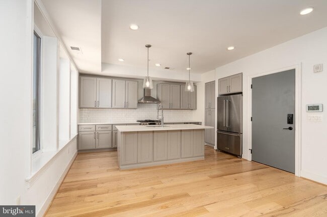 Building Photo - 811 Upshur St NW
