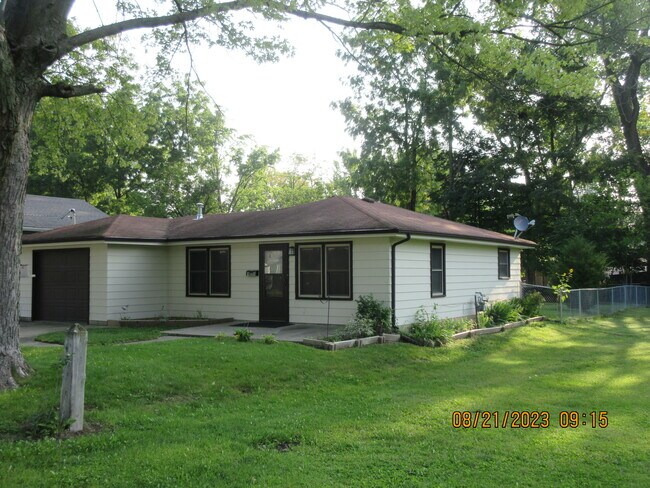 Building Photo - 908 Coventry Dr