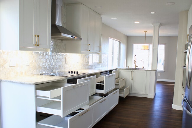 Photo - 4713 Spyglass Dr House