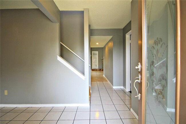 Building Photo - 6601 Colina Ln