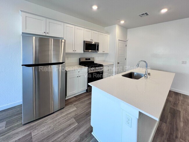 Foto del edificio - 6088 E Giavanna Ave