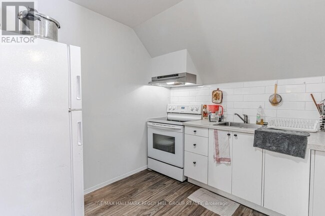 Building Photo - 42 Toronto St