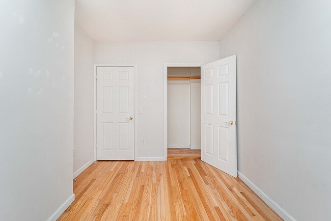 Building Photo - 2122 43rd St