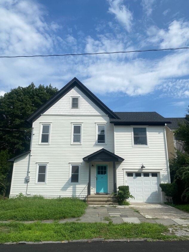 Primary Photo - 254 W Chestnut St