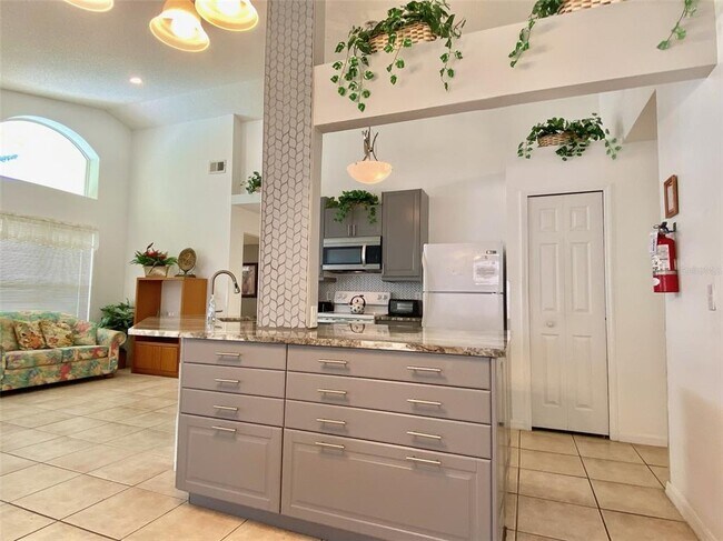 Building Photo - 611 Casterton Cir