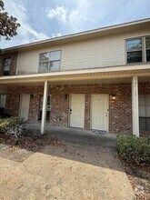 Building Photo - 828 Meadow Bend Dr
