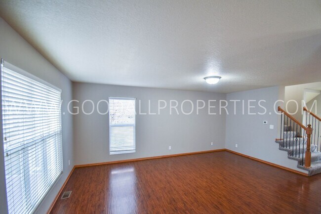 Building Photo - 3 Bedroom 2.5 Bath home