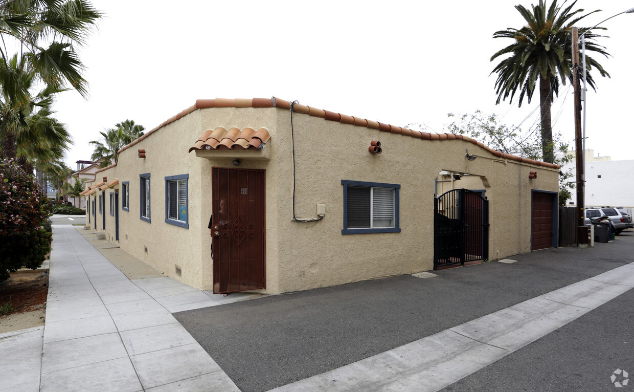 Foto principal - 400-406 Civic Center Dr