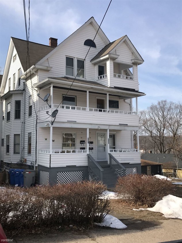 Primary Photo - 239 Summer St