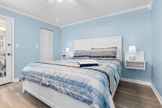 Foto del edificio - 5900 Bonita Beach Rd SW