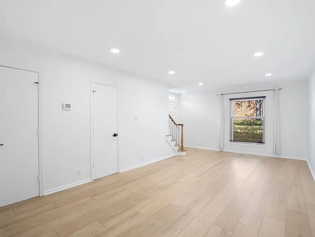 Foto del edificio - 5025 Hillsboro Pike