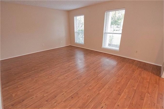 Building Photo - 11902 Quail Creek Dr