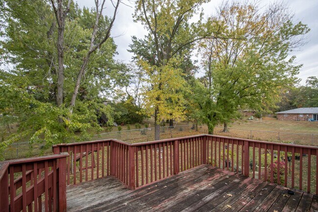Building Photo - 613-615 Pear Tree Circle