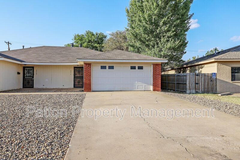 Foto principal - 4216 Ridgecrest Cir