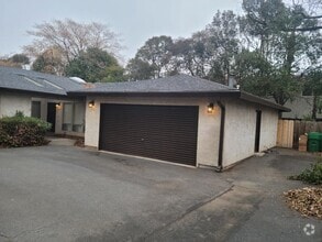 Building Photo - 2230 Ceanothus Ave
