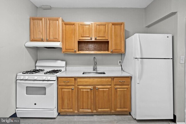 Building Photo - 2838 N Bambrey St