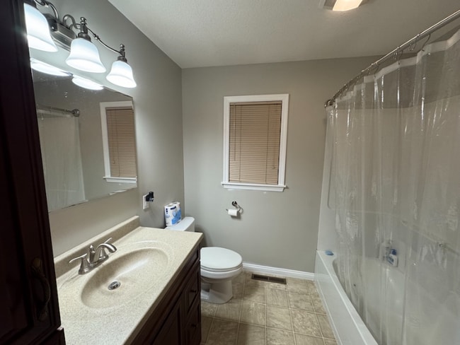 Building Photo - 226 Elizabeth Ave