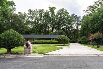 Building Photo - 2560 Piney Wood Ln