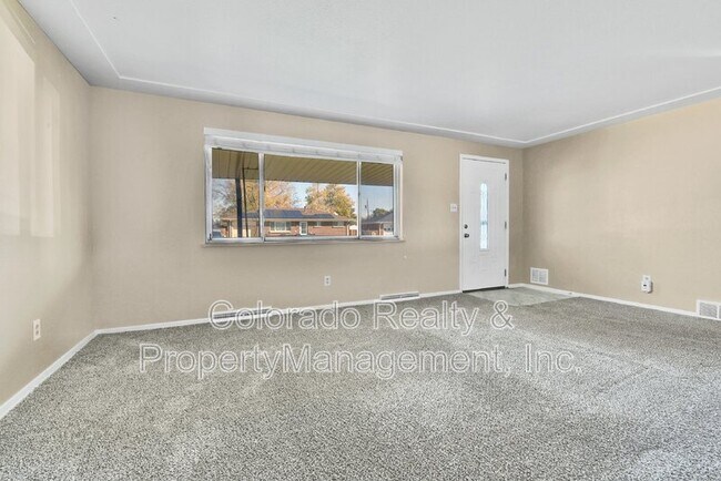 Foto del edificio - 8691 Norwich St