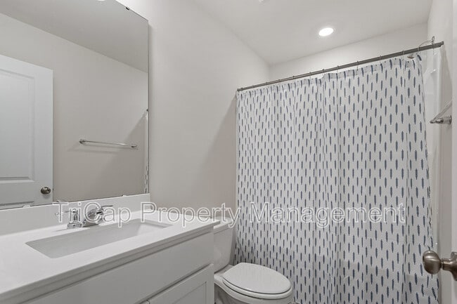 Building Photo - 1721 Chirping Trl