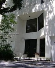 Building Photo - 2950 Jackson Ave