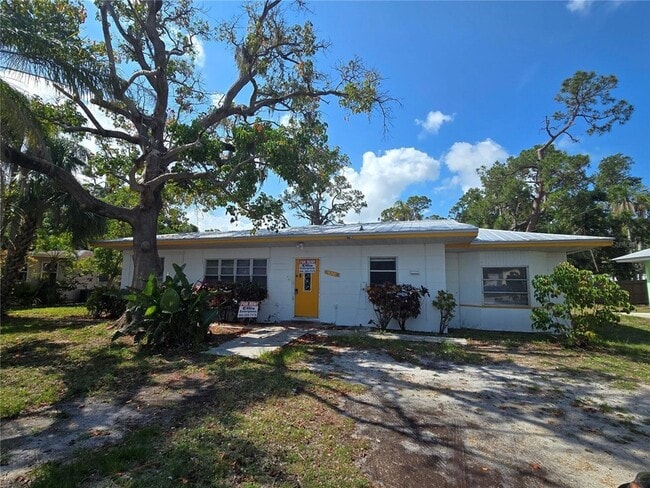 Photo - 926 46th St House
