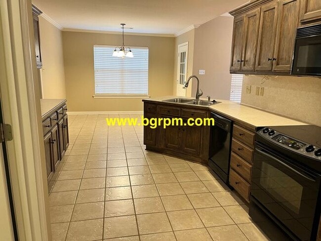 Building Photo - 3160 Shady Side Dr