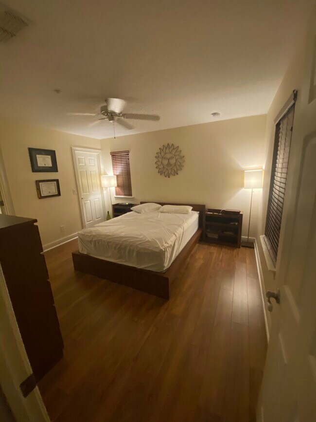 Bedroom - 2892 Lincroft Ave