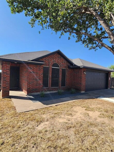 Building Photo - 504 Texas Ave