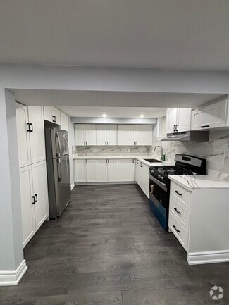 Building Photo - 73 Aloma Cres