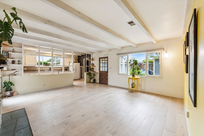 Foto del edificio - 1161 High Rd