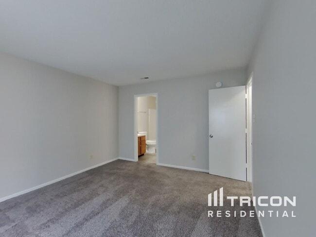 Building Photo - 2314 Collins Way