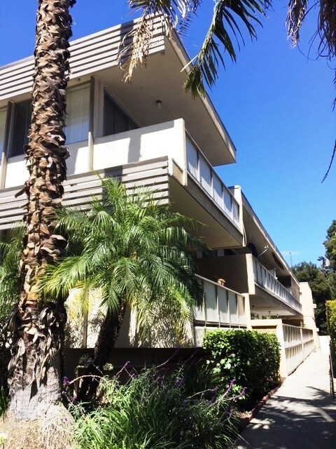 QUIET 10 UNIT BLD - 1544 N Hayworth Ave