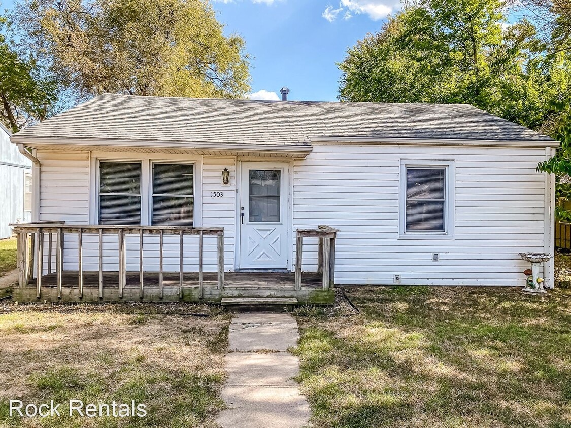 2 br, 1 bath House 1503 E 6th Ave