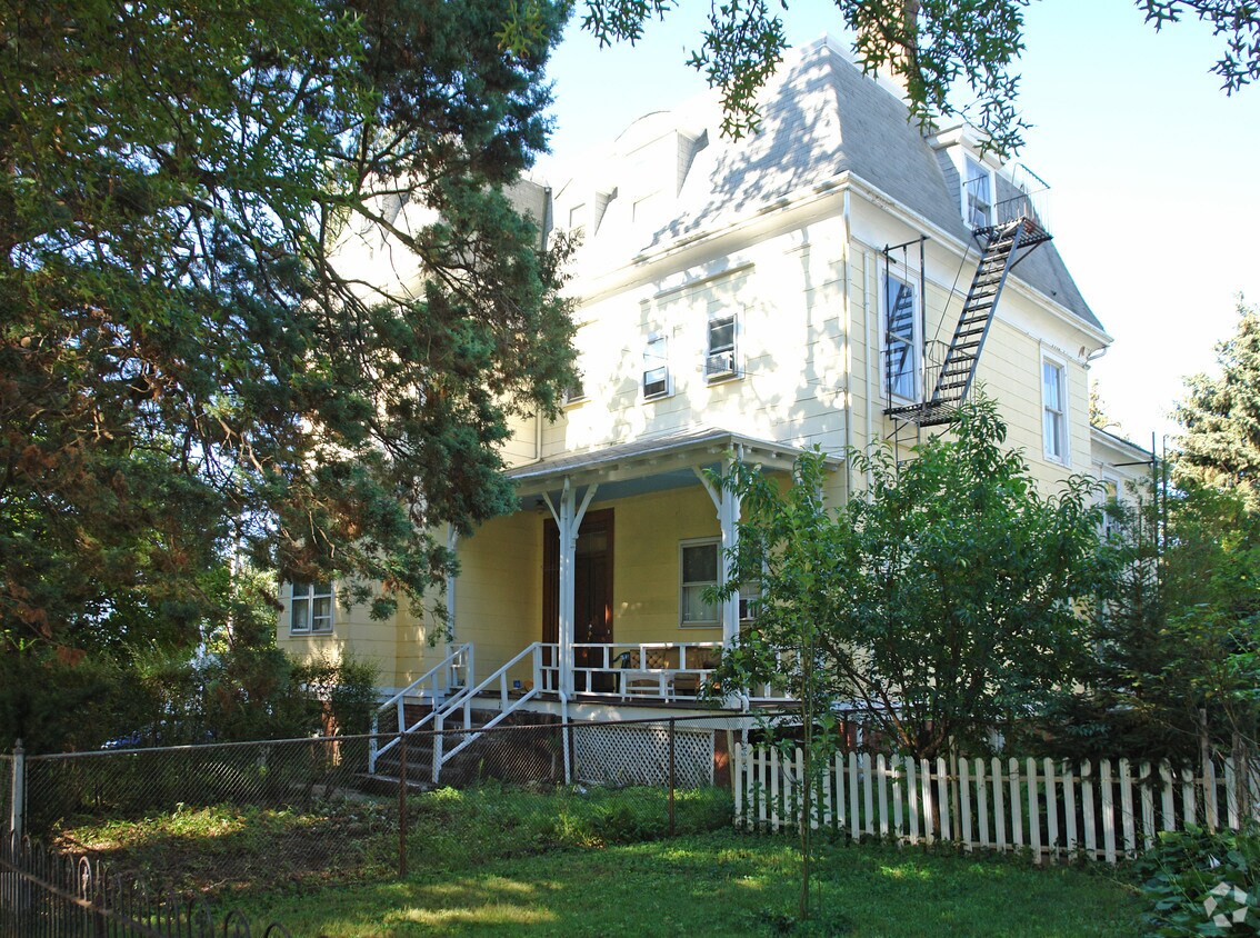 Primary Photo - 171 N Washington St