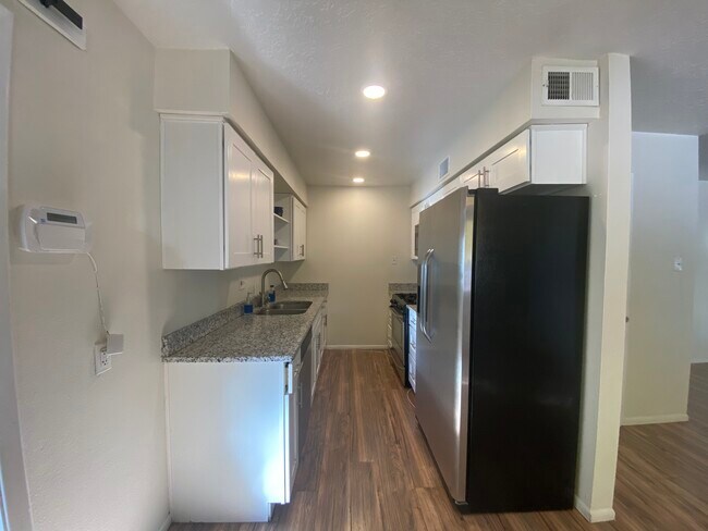 Foto del edificio - 11213 Chico Rd NE