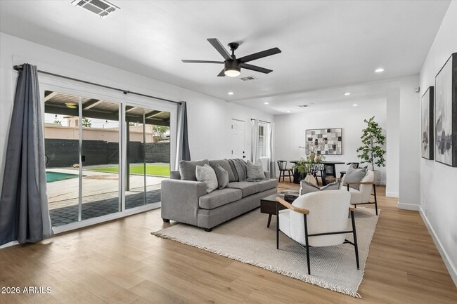 Foto del edificio - 1731 E Verde Ln