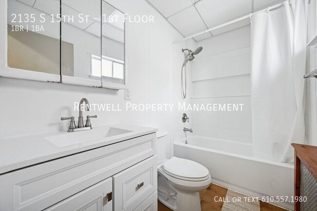 Building Photo - 2135 S 15th St
