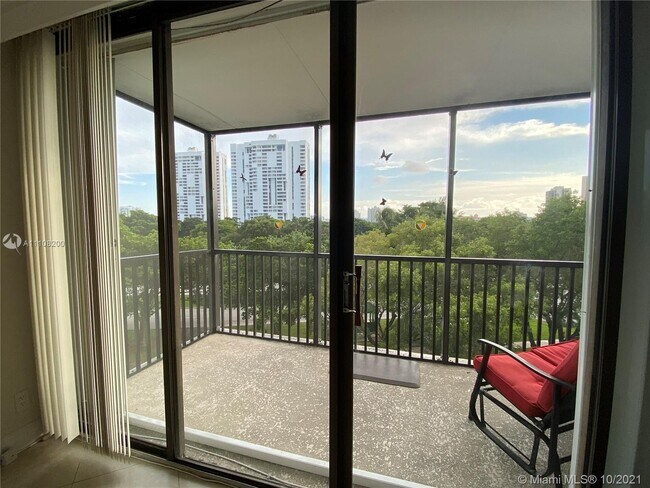 Foto del edificio - 3401 N Country Club Dr