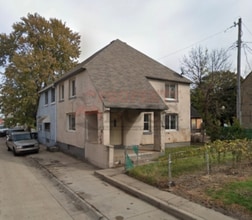 Building Photo - 505 School St