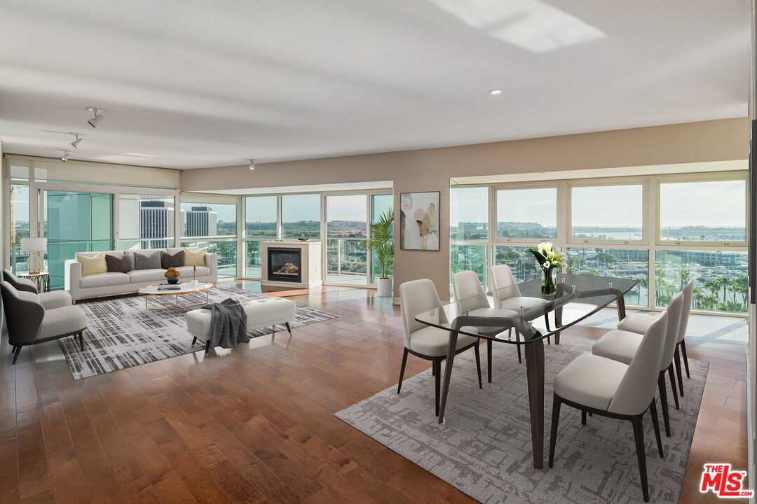 Primary Photo - 13600 Marina Pointe Dr