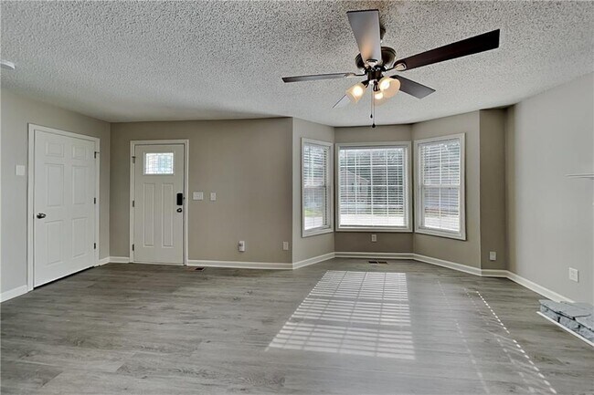 Foto del edificio - 107 Ivy Trace Ln